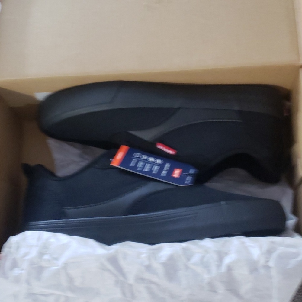 Levi's black sneaker! - Picture 5 of 9